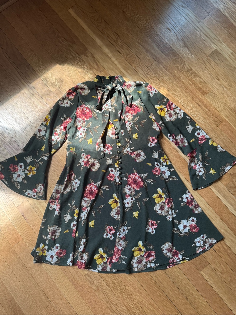Uncle Frank Dark Green Floral Tie-Neck Dress with Flare Sleeves